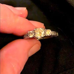 10KT gold plated Engagement ring CZ BEAUTIFUL sz7